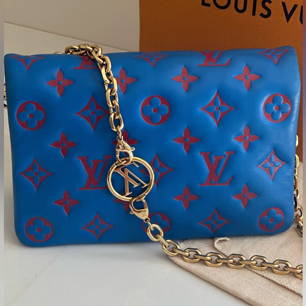 SOLD***Authentic bleu pochette coussin